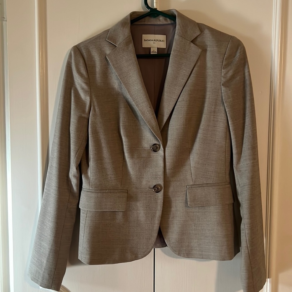 Banana Republic women’s blazer - Size 2